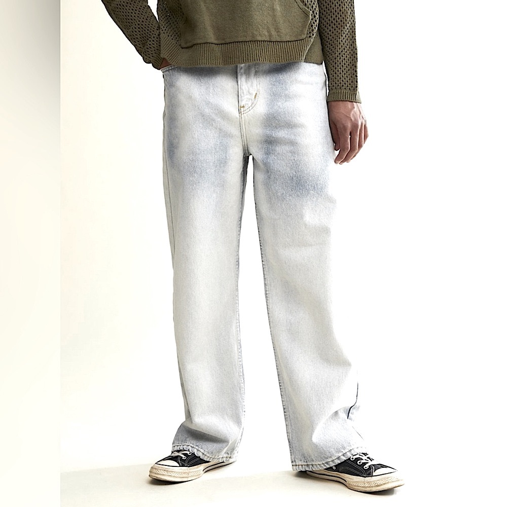 BDG Urban Outfitters Vintage denim relaxed fit jeans sun washed